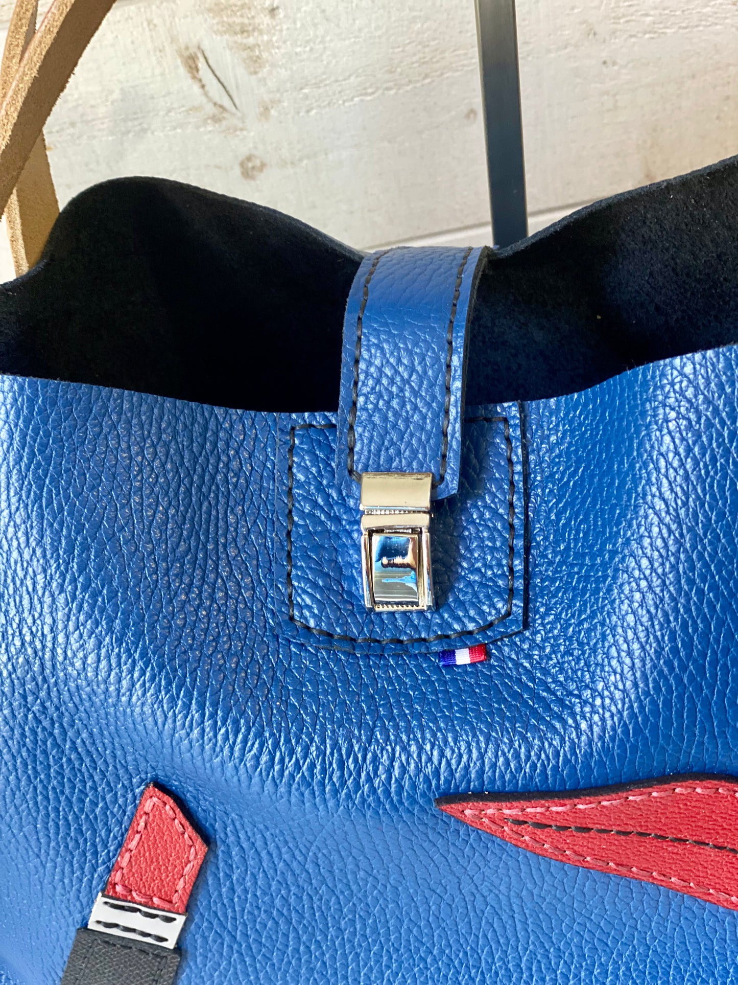 LIPSTICK sac cuir grainé porté main