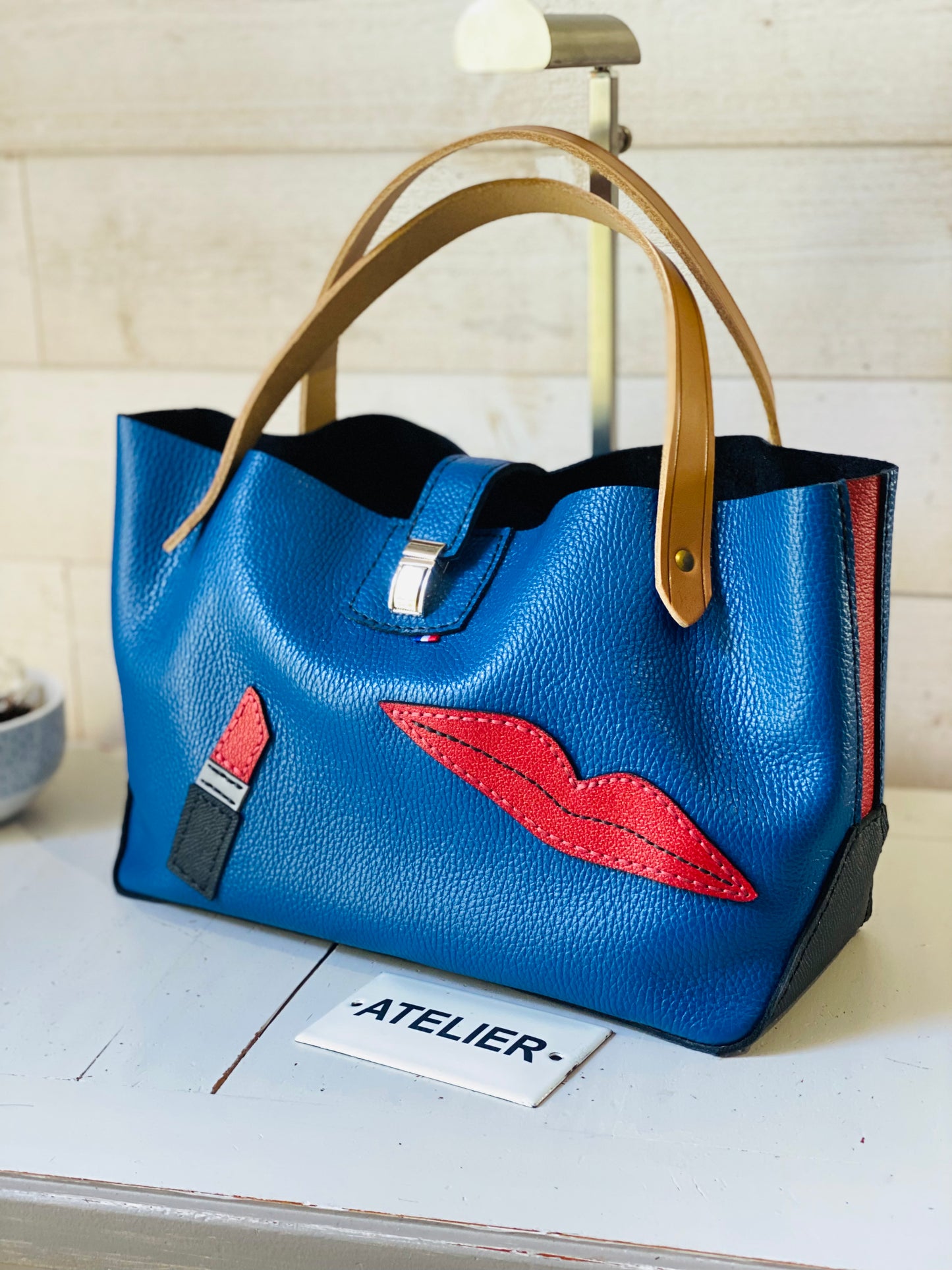 LIPSTICK sac cuir grainé porté main