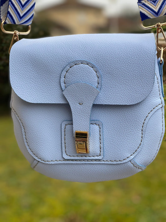 SILLAGE bleu ciel, sac cuir , sangle textile.