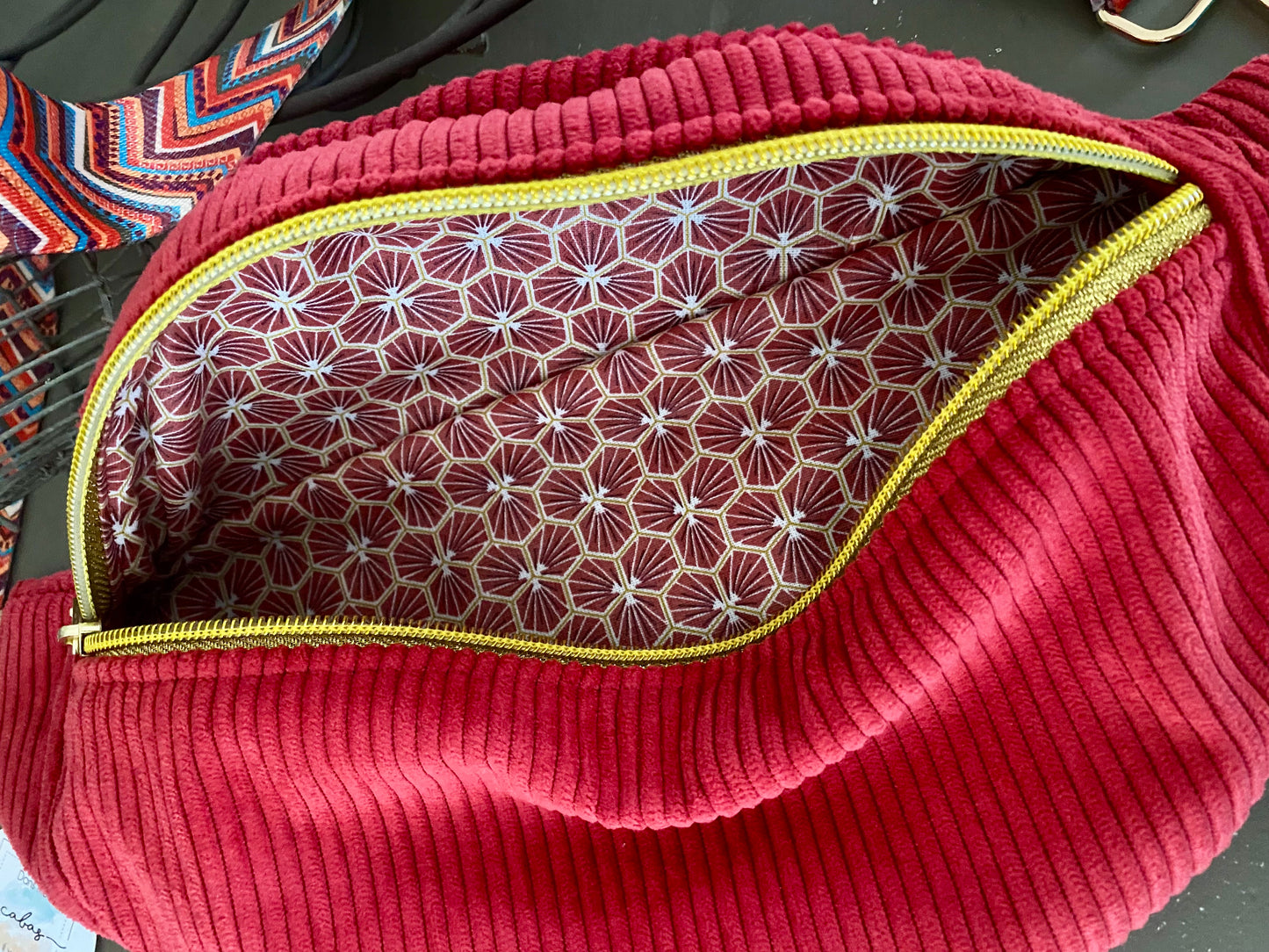 BANANE velours rouge XL , zip métal doré