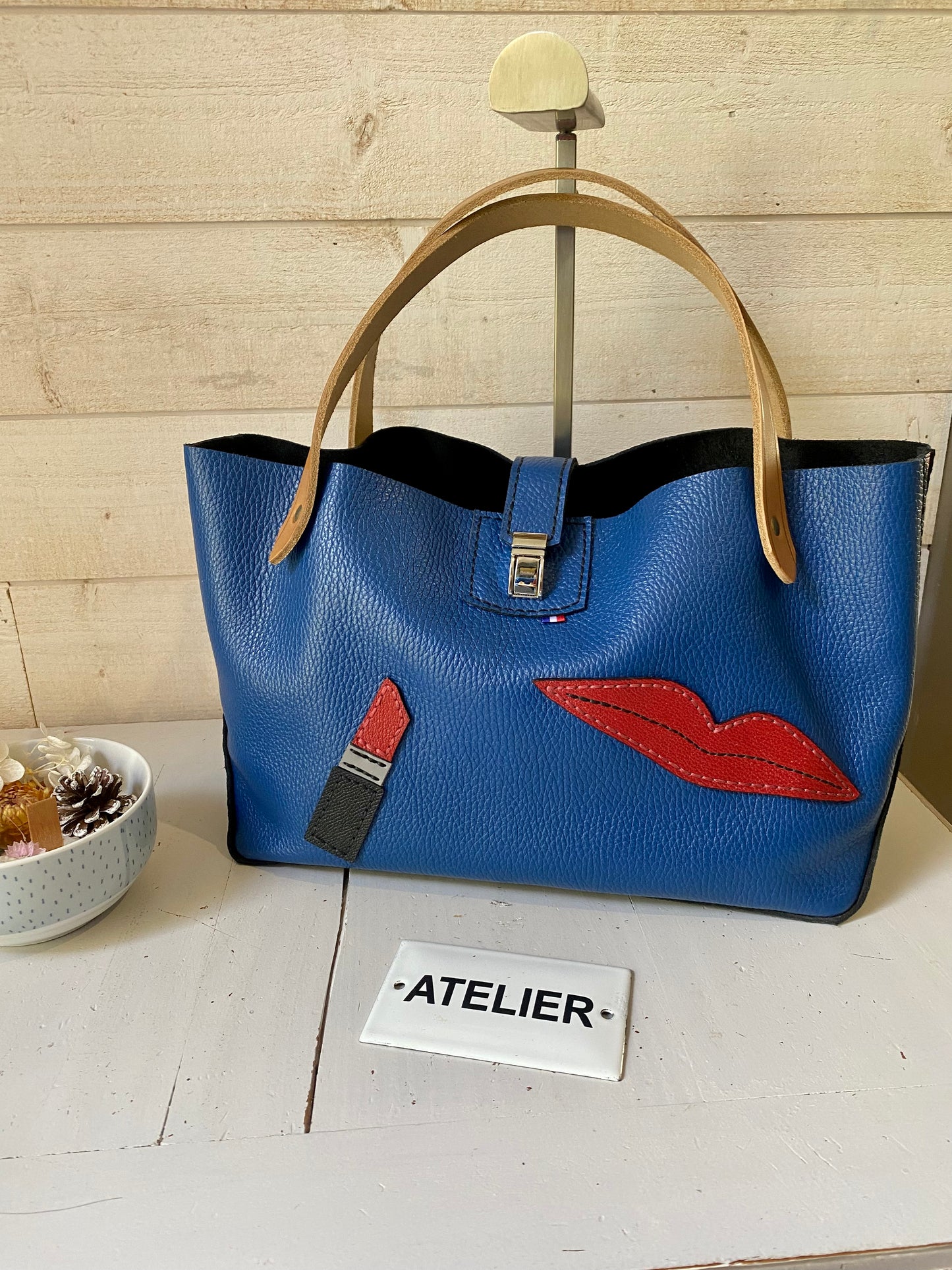 LIPSTICK sac cuir grainé porté main