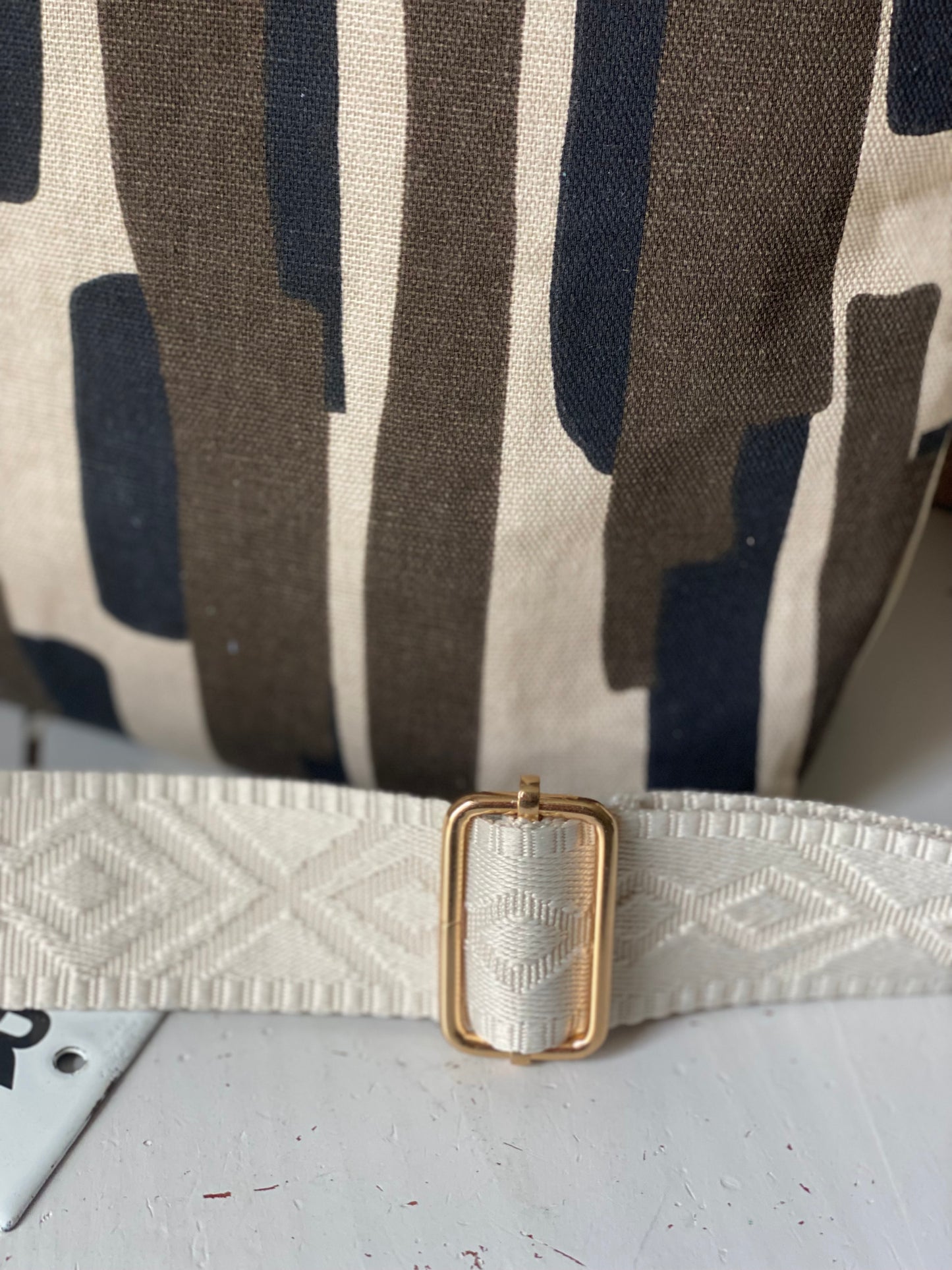 AMOUR FOU , sac bandoulière , une poche intérieure .