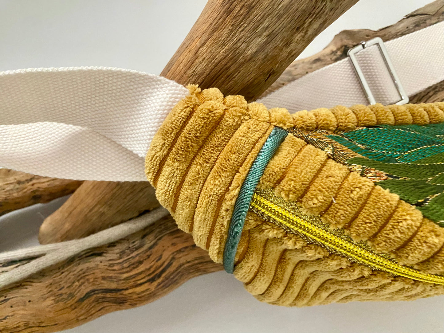 BANANE velours moutarde