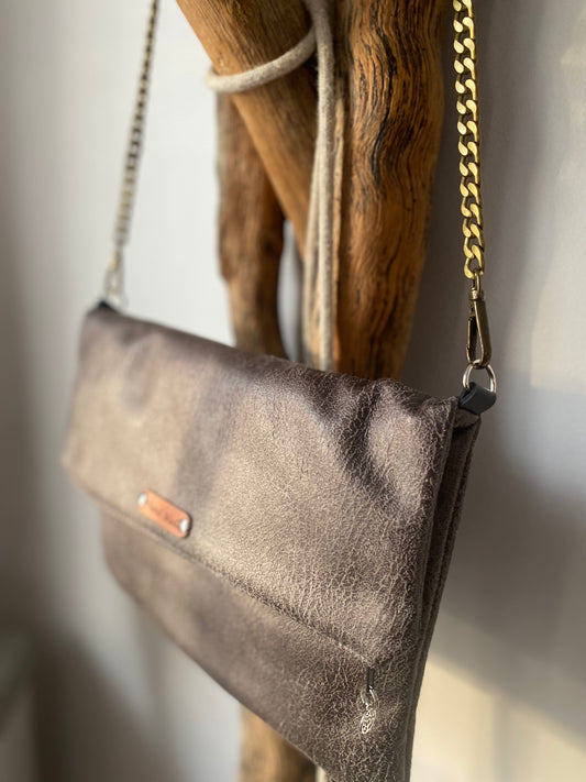 Sac à rabat simili , chaîne argentée