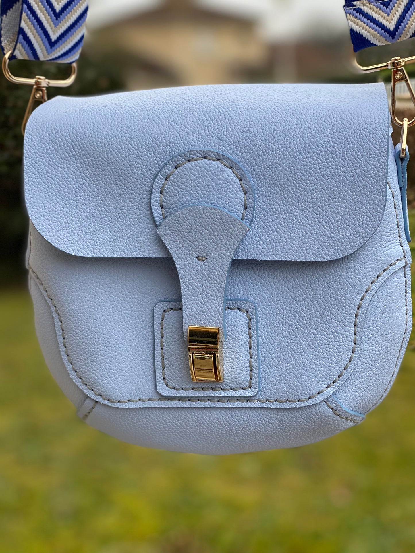 SILLAGE bleu ciel, sac cuir , sangle textile.