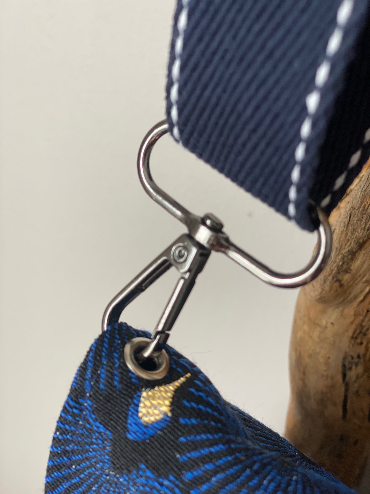 POCHETTE SMARTPHONE à porter en bandoulière