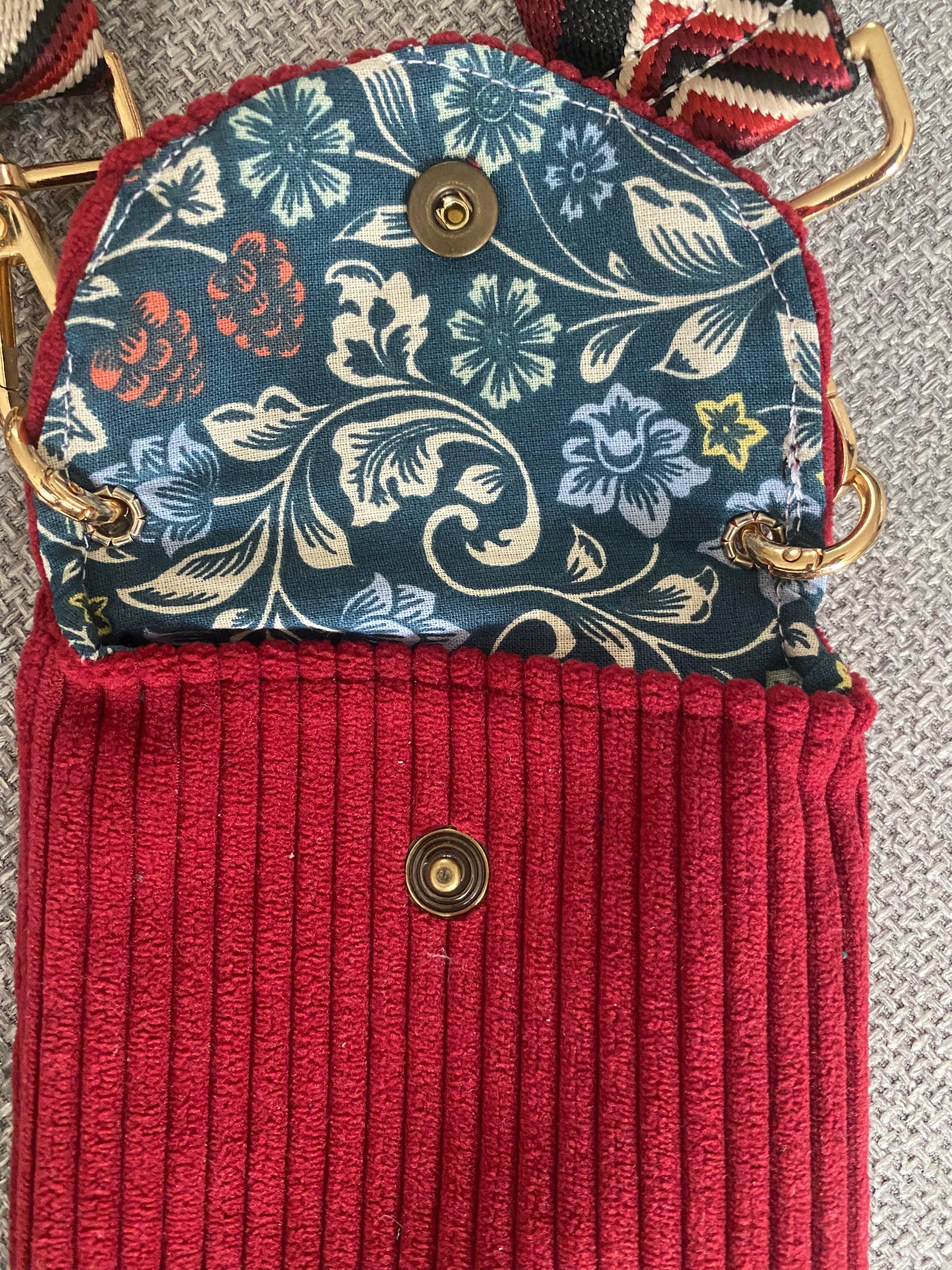 Pochette SMARTPHONE velours rouge